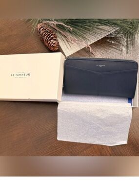 Le Tanneur Navy Leather Zip Wallet